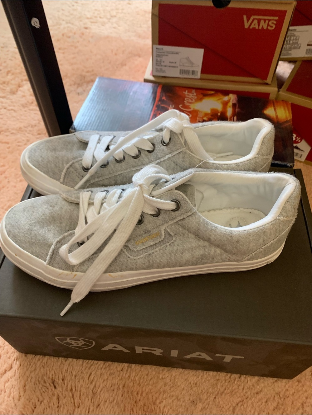 Rocketdog Women’s Light Gray Low-Top Canvas Sneakers